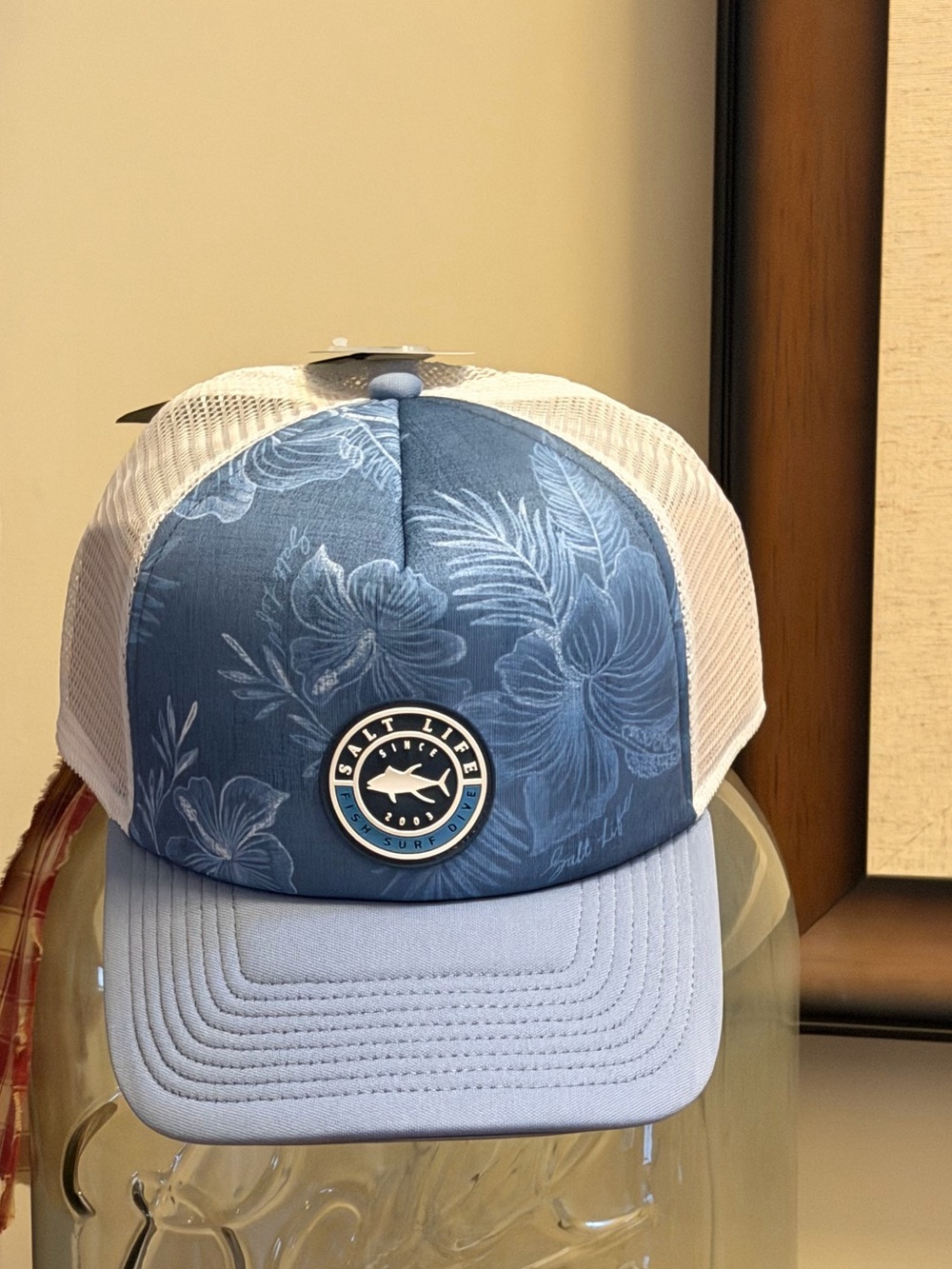 SALT LIFE men’s Ohana 2.0 Blue Floral Trucker Hat Snapback Cap